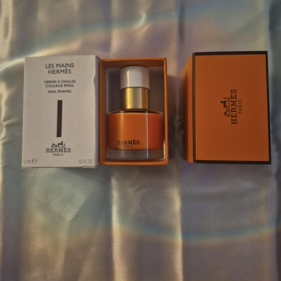 Hermès Paris Les Maines Nail Enamel #33 Orange Boite - Picture 1 of 8
